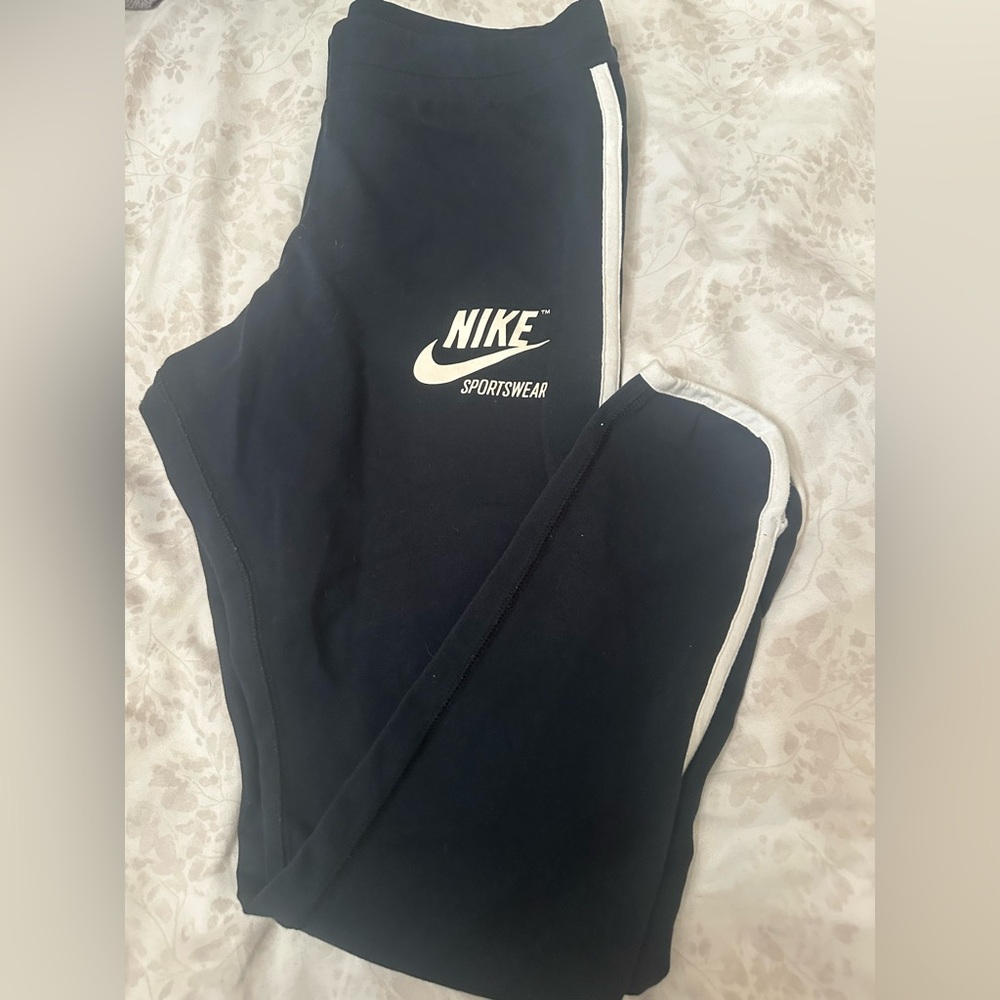 Nike Black leggings with Sporty Stripe